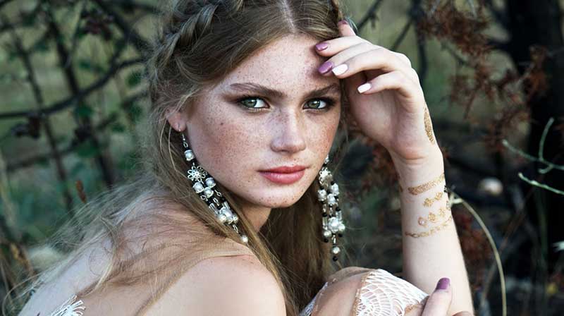 Mastering the Art of Bohemian Style Makeup